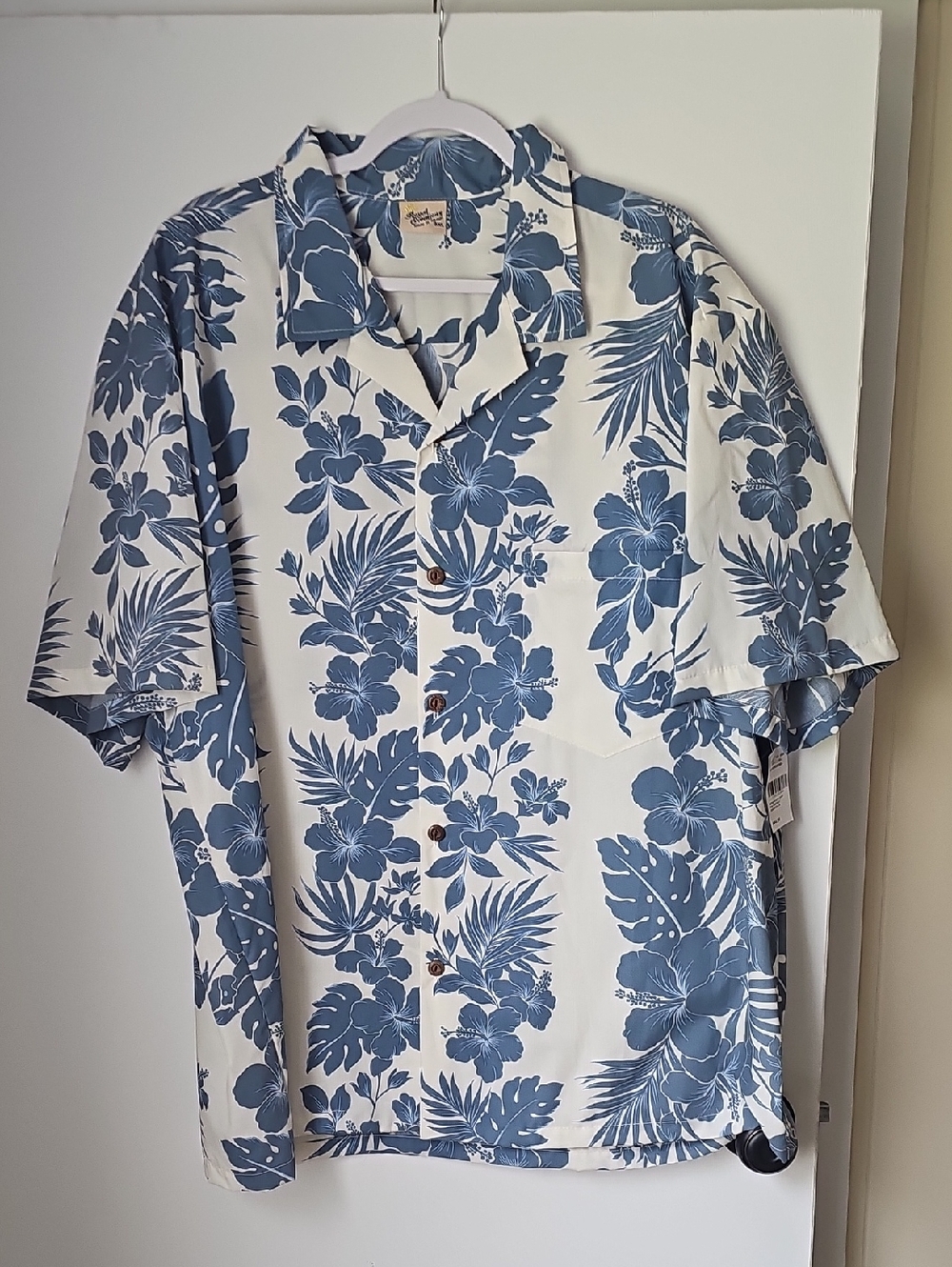 Men's Blue Floral Short-Sleeve Button-Up Shirt - Casual Resort Style